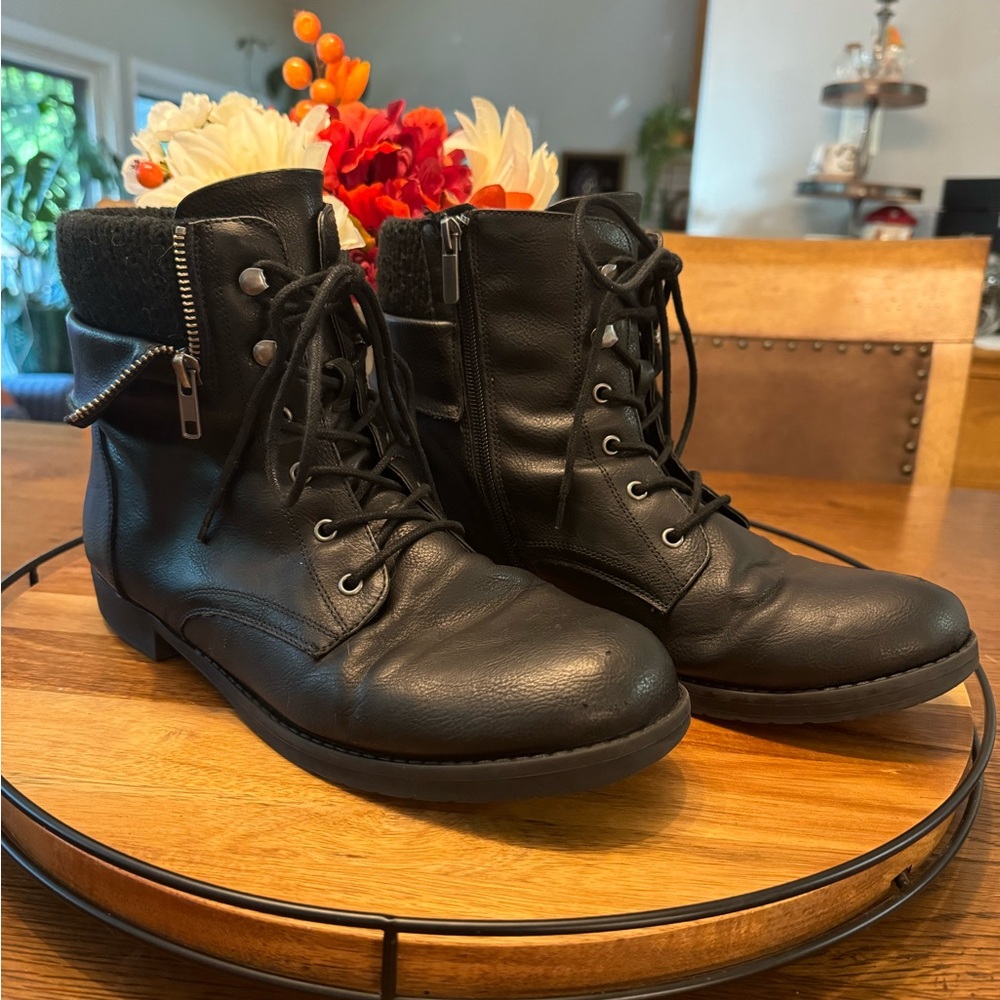 Torrid Size 11ww. Sweater Trim Black Combat Boot